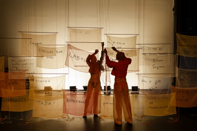 Britta and William moving banners, Tanzfabrik Berlin, June 2021 – photo by Anja Weber