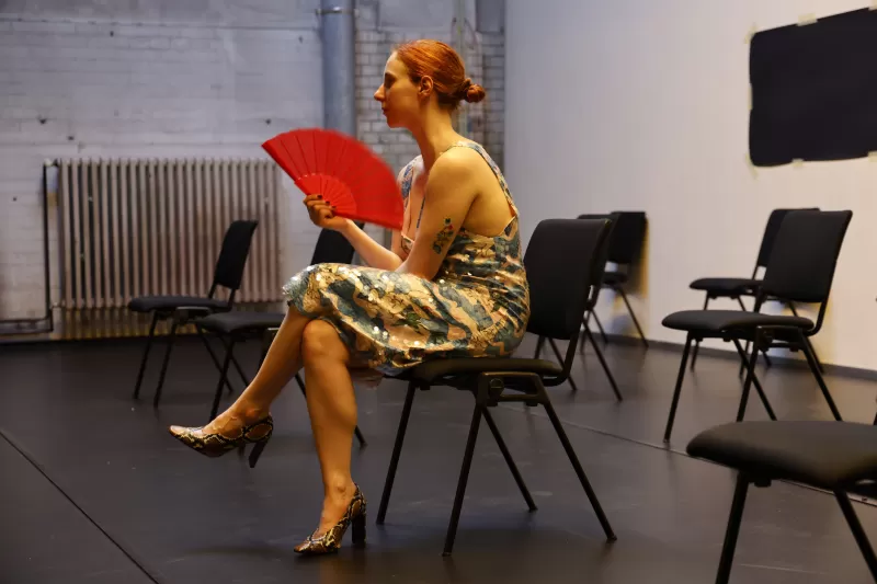 Kasia Wolinska working as outside eye, Tanzfabrik Berlin, June 2021 – photo by Anja Weber